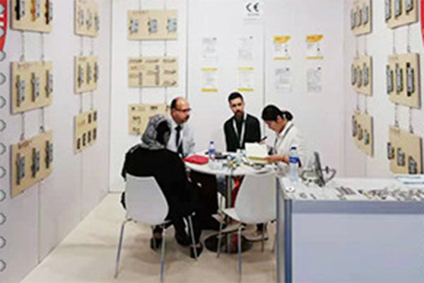 Exhibiciones anteriores-interacciones con clientes