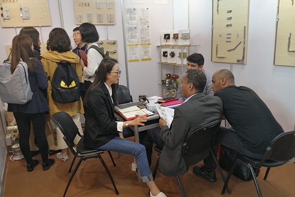 Exhibiciones anteriores-interacciones con clientes