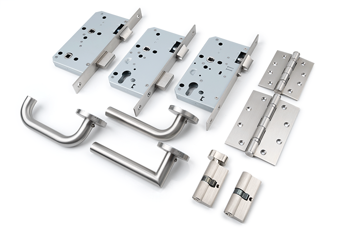 Podemos proporcionar herrajes para puertas resistentes al fuego.